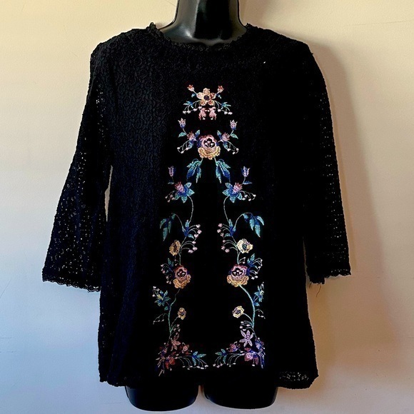 Umgee Tops - Umgee Women's Floral Embroidered & Lace Tunic Top